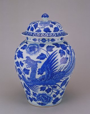 图片[1]-Blue and white phoenix vase with peony pattern-China Archive